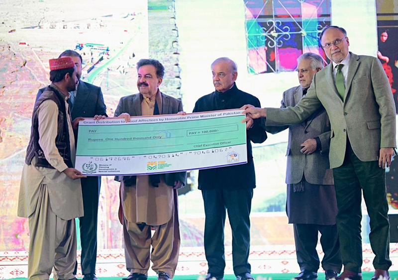Prime Minister Muhammad Shehbaz Sharif distributes cheques among flood affectees of Balochistan