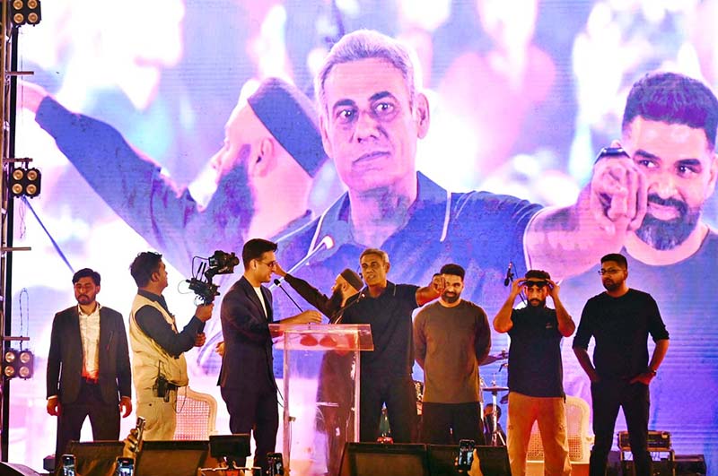 Hyderabad Kingsmen owner Fawad Sarwar announces the name and unveils the logo of the seventh PSL franchise at Niaz Stadium