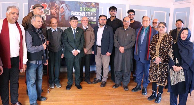 High Commissioner Muhammad Saleem interacts with members of the Pakistani community during a Kashmir Solidarity Day event at the Pakistan High Commission in Ottawa