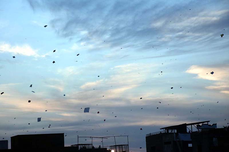 A beautiful view of the sky filled with colorful kites during the three-day “Basant” festival, the festival is returning to the provincial capital after 20 years